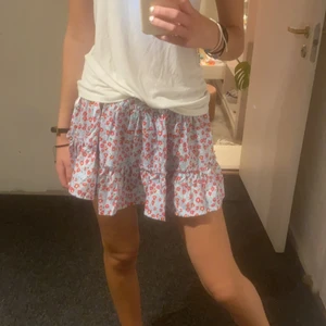 Kjol - Kjol som är oanvänd