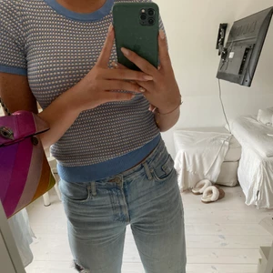 Populär t-shirt från zara - Säljer nu min as fina t-shirt från zara. Skick 8/10, vid frågor mm är det bara att skriva❤️ 