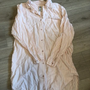 Pyjamas  - En stor oversized pyjamas skjorta. Riktigt skön