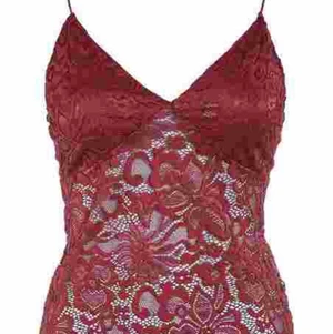 Spets linne - Helt nytt linne i spets som bara hängt i garderoben 