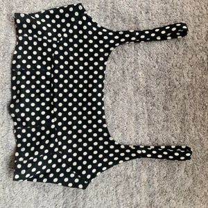 Topp - Prickigt linne från zara, storlek m men passar mig som har s