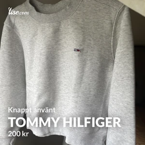 Tommy Hilfiger sweatshirt, strl M - Står att de är en M men skulle mer säga att den är en XS;) Superfint skick vet faktiskt inte om jag ens har använt tröjan och det är därför jag skrev knappt istället för nyskick, men är i nyskick skulle ja påstå😍