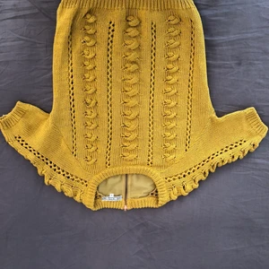 Dagmar topp storlek  s - Dagmar topp. Stickat. Storlek S. Jag är 168 cm.  Använt sparsamt. Röker ej och har inga pälsdjur.  Nypris:ca 2500kr ditt pris nu: 450kr. Du står för fraktkostnad. 