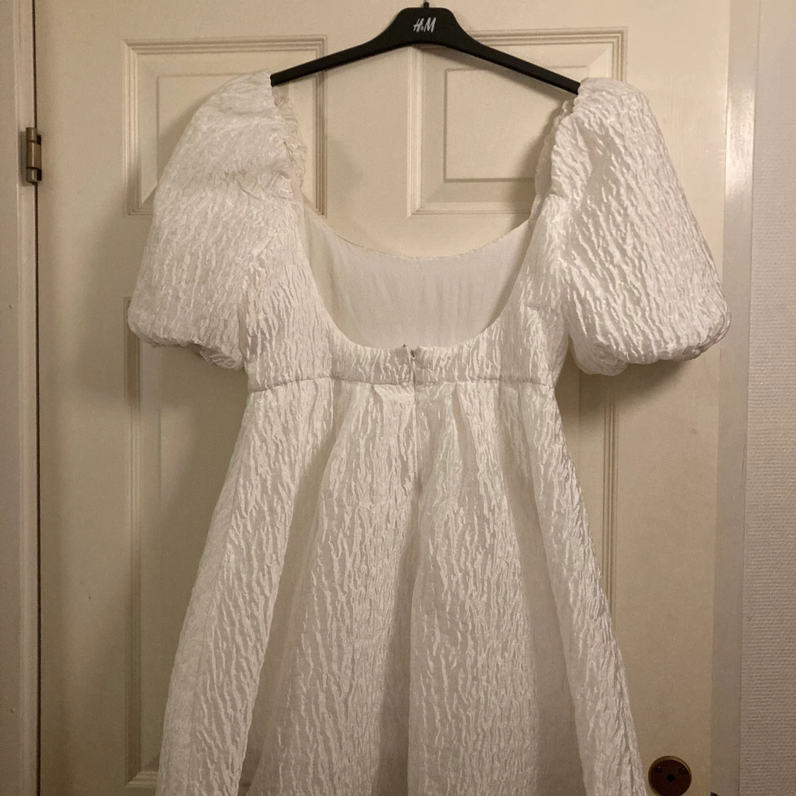 Klänning med djup rygg  - 90