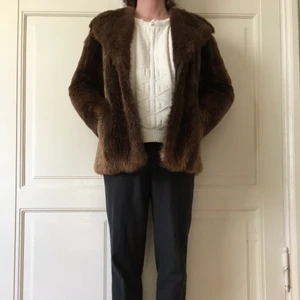 Pälsjacka  - Jättefin och hel äkta pälsjacka 