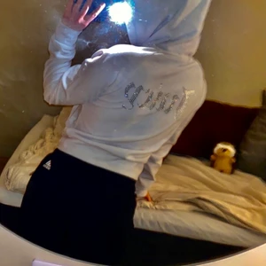 Juice Hoodie - En fin vit hoodie från juice