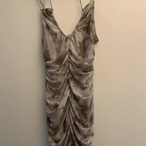 Motel rock klänning  - Populär motel rock klänning! Aldrig använd med lappen kvar! Storlek S, säljes för 250kr