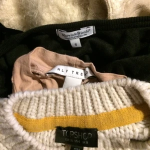 VeroModa,Cubus,GinaTricot,Divided,H&M,mm - Hej! Det är för många plagg att lägga upp, även märken som Zara, Marwin&Friends, Rut&Cirkle, Atmosphere.......mest tröjor & toppar i strl- S, XS, 36-38 men även byxor och klänningar. Skulle tippa på närmare 50plagg! OBS!!! Säljer allt och INTE styckvis! Allt är rent och helt! Har INTE SWISH, möts helst i Trångsund C. där finns även automat, men kan även komma & leverera till Älvsjö eller Södra Station mot ersättning -100kr