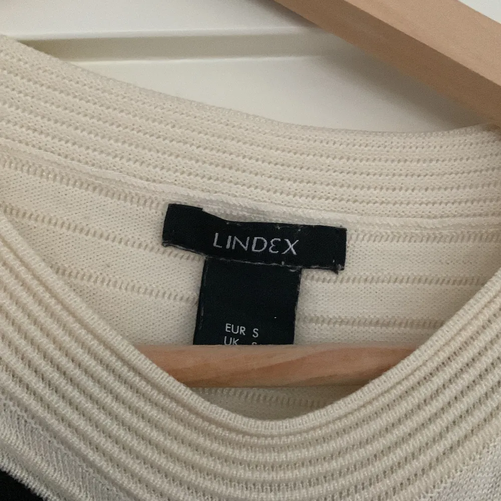 Stickad trendig tröja från Lindex, kommer ej till användning längre!. Stickat.