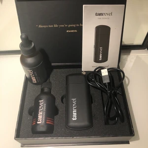 Tanrevel - Säljer mitt Tanrevel spray tan kit. Medföljer 2 färger, den mörkare och den ljusare där båda är halvfulla. Säljer pågrund av att jag inte får någon användning av den längre då jag köpt en annan.
