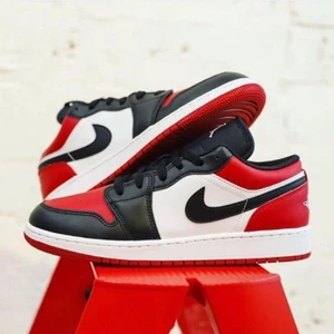 Jordan 1 Bred Toe 👟 - Jordan 1 Bred Toe 👟  Tillgängliga storlekar ⬇️  • EU36-40  • Pris: 1499kr Fri Frakt  • Vi nås genom dm för eventuella frågor eller funderingar!  #erisneakers 