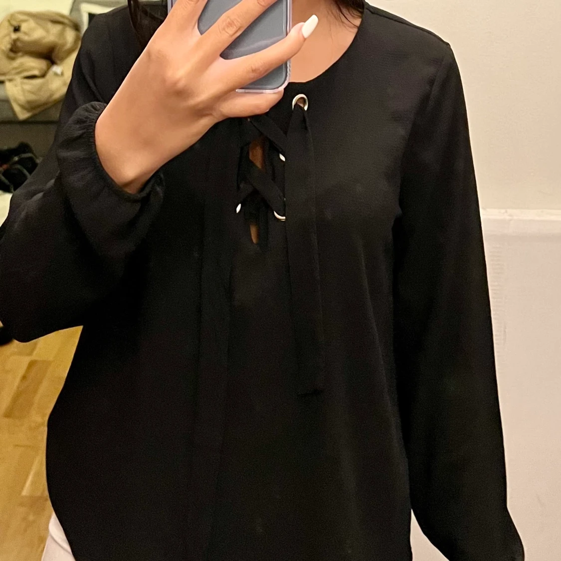 Blus med knytning  - 91