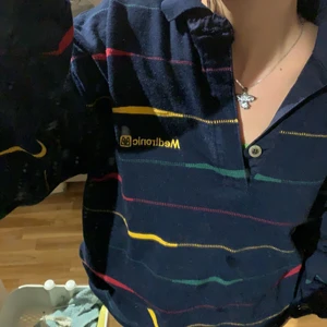 Farfars tröja - Ascool randig tröja med flera färger, lappen säger Medlornic, köpt på erikshjälpen, bra skick!🥰