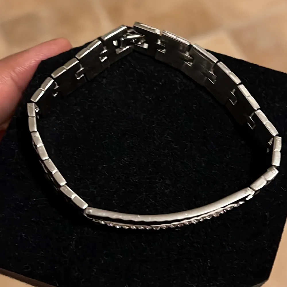 Silver plated gem stone bracelet . Asusteet.