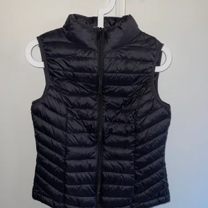 Svart tunn väst XS - Oanvänd tunn väst i storlek XS 