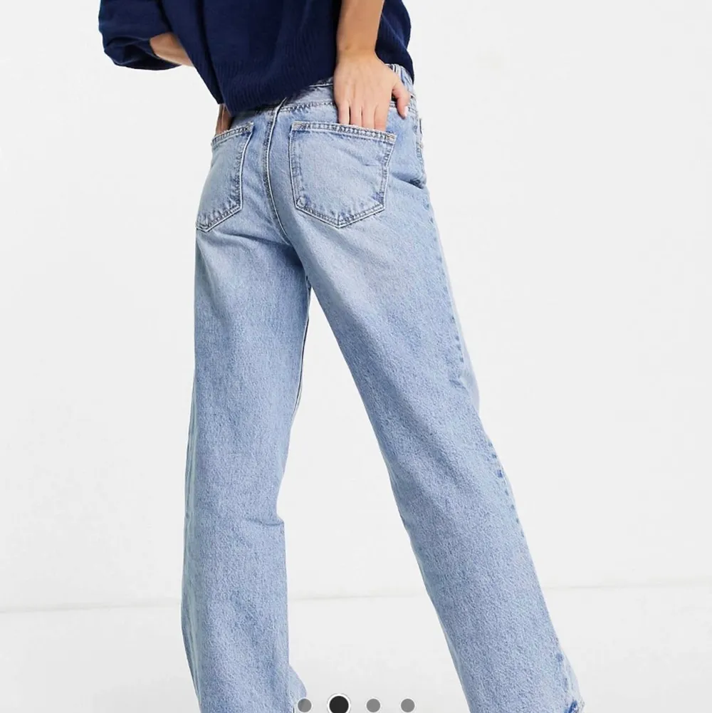 Säljer nya jeans, ifrån stradivarius! småa i storleken så dem passade inte mig. bara testade.. Jeans & Byxor.