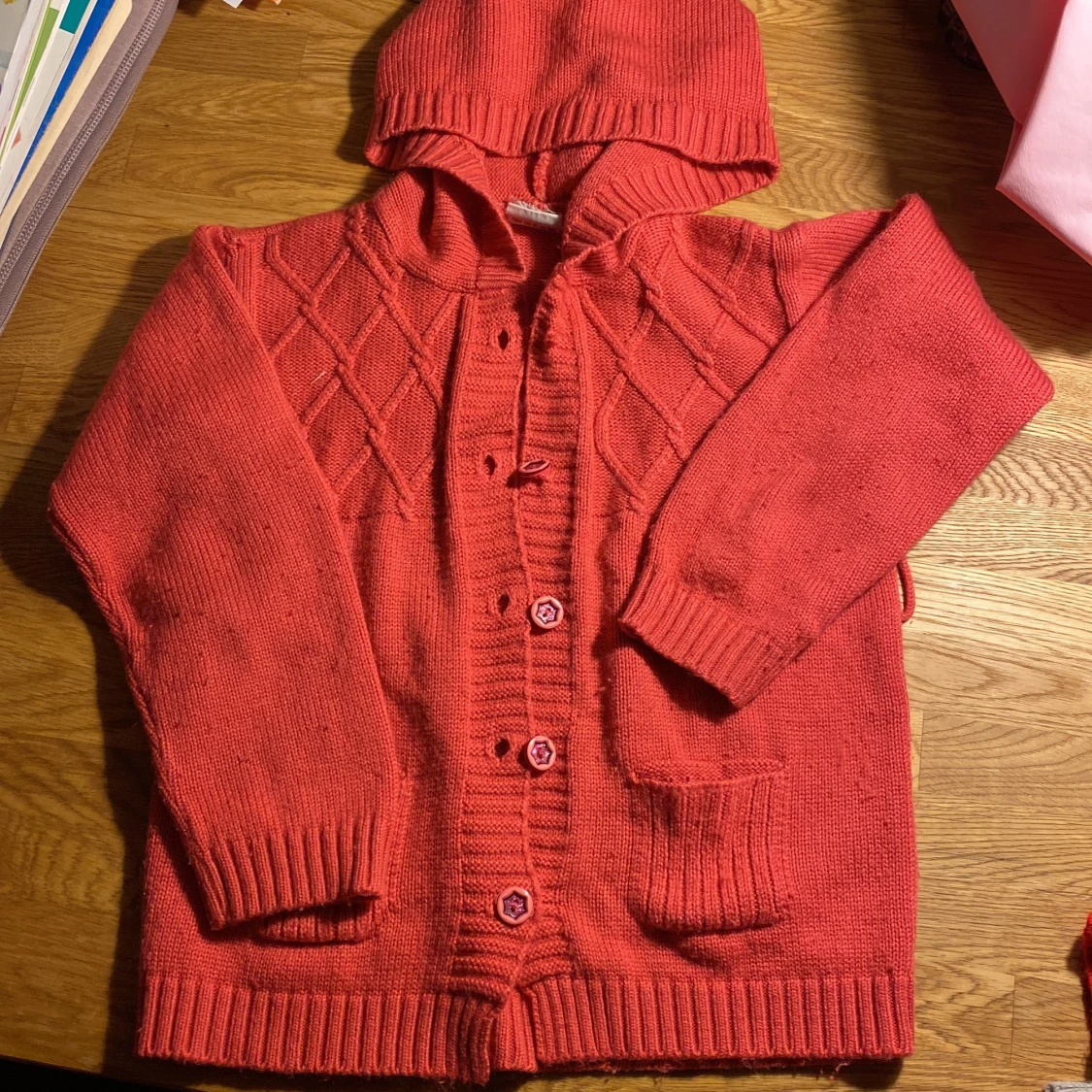 Stickad rosa tröja stl 134/140