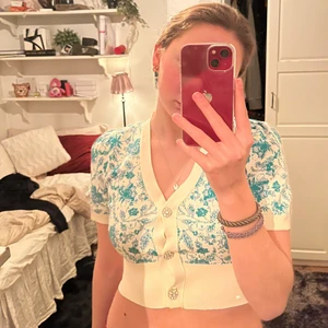 Zara topp - Passar perfekt till våren/sommaren! Köpt 2020 i zaras butik i Spanien🙌🏽🙈