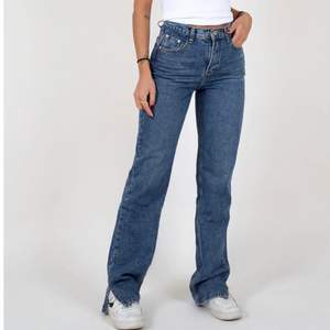 Jeans från danska märket Venderbys i storlek XS. Helt nya och oanvända, va lite snabb med att ta bort prislapp och går inte längre att skicka tillbaka.