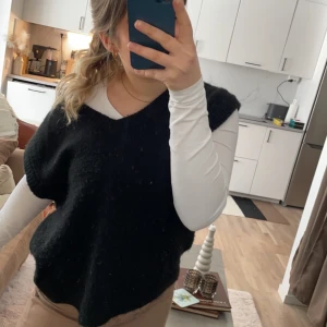 Svart väst  - Snygg svart oversized väst/sleepover 