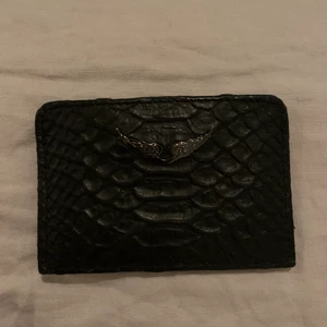 Korthållare Zadig Voltaire - Jättefin korthållare i bra skick💜