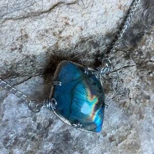 Labradorit halsband✨💙 - Handgjord labradorit halsband gjort av olika metalltråder