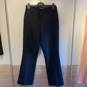 Kostym byxor - Helt nya kostymbyxor från Bikbok, aldrig använda. Ord.pris 399kr