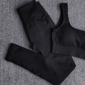 Aimn tights  - Dupe på aimn tightsen, exakt likadan utom den lilla metallbrickan. Kan skicka fler bilder om det önskas🥰 Stretchiga i materialet så passar både S o M. 
