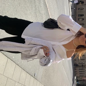 Oversized skjorta - Köpt på H&m och är i stiltje XXL