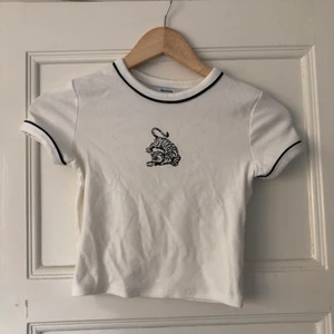 T-shirt med tryck  - Helt oanvänd 