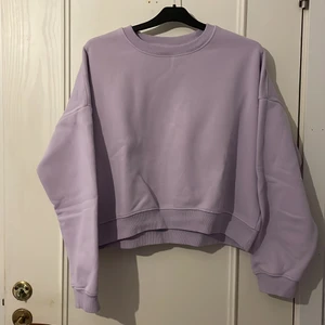 Sweatshirt XS/S - Lila Sweatshirt, endast använd någon gång