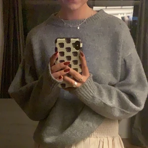 Oversized stickad tröja frön asos  - Jättefin o mysig tröja från asos köpt i somras, oversized och i strl 36, men passar ju verkligen större. Bara att höra av sig om du har någon fråga💚