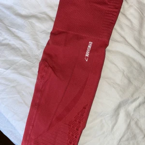 Gymshark tights - Energy+ seamless tights red, storlek XS. Nyskick, endast använda 2 gånger.