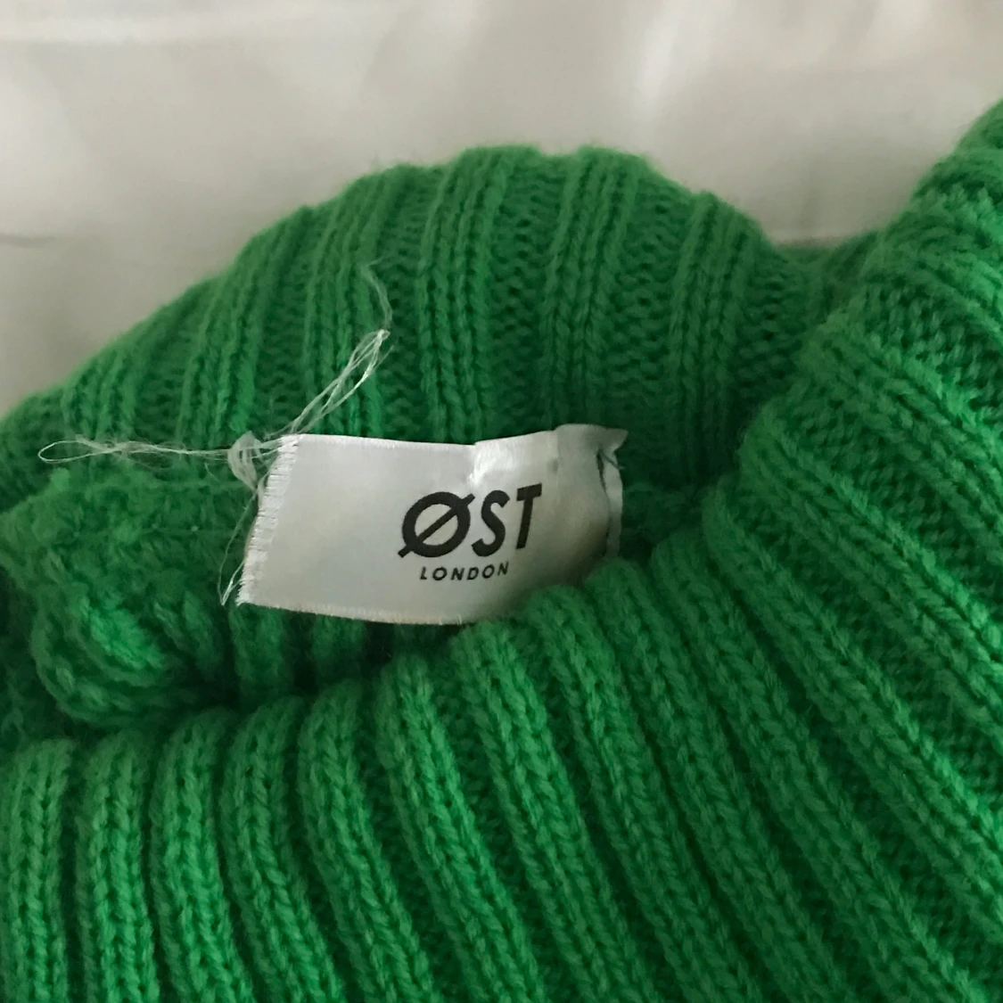 Grön stickad croppad tröja - 91