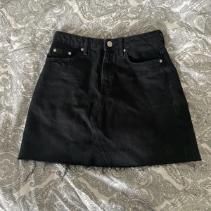 Svart Jeanskjol  - Den är helt ny! Passar perfekt till sommaren nu 💘 Strl 34/xs 