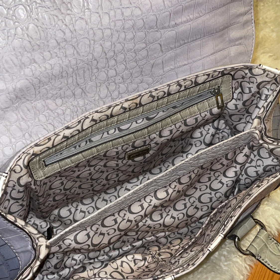 Guess handväska  - 91