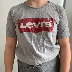 Levis T-shirt  - Storlek Xs, bra skick 