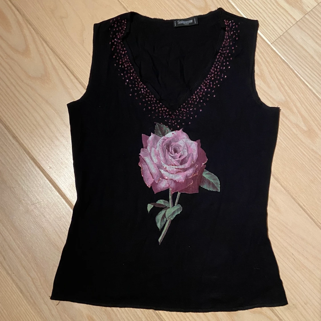 Svart tanktop med strass