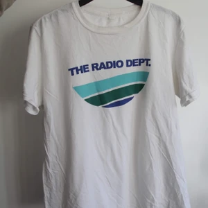 Radio dept tisha  - Vit band Tshirt 