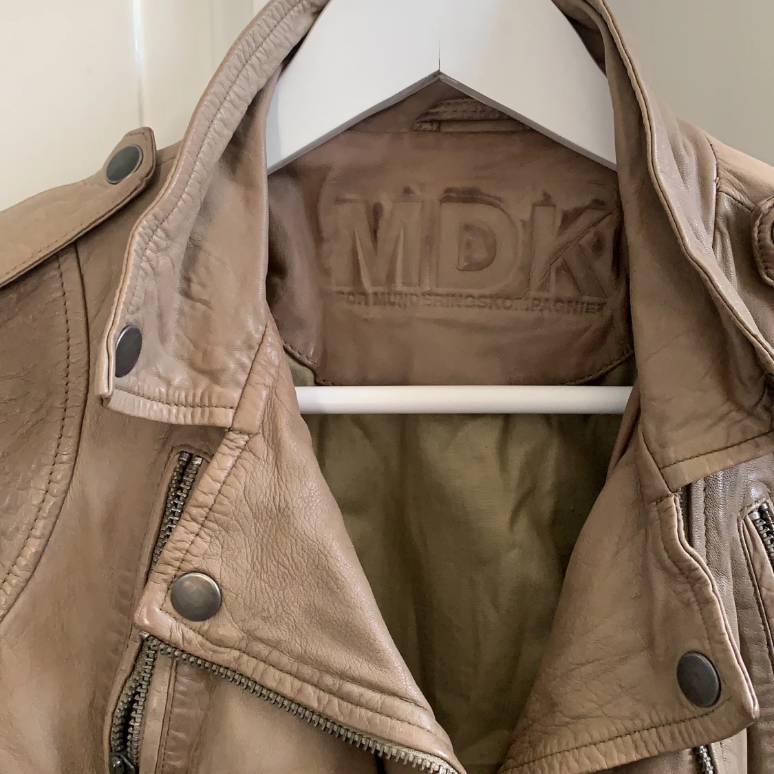 Beige läderjacka - 90