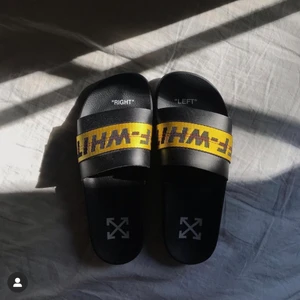 INTRESSEKOLL - säljer mina off-white . Skriv gärna för fler bilder eller frågor 🥰 skorna är som nya, dustbagen, kartong & allt finns. Original pris 1400. Köparen står för frakten 