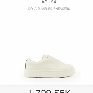 Vita eytys - Vita tyg eytys storlek 37. Kan frakta eller mötas upp i Stockholm. Nypris 1800kr