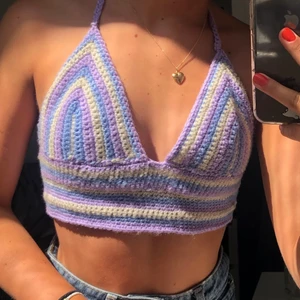 Virkad topp - En super fin topp som jag har virkat🧶💜 hör av dej om du vill ha en så virkar jag en likadan eller andra färger, skriv gärna storlek eller mått 💕👍🏽🦋🌸☀️🫐