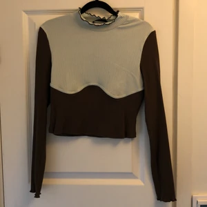 Grön multifärgad tröja - Säljer min långärmade tröja från shein då den inte kommer till användning längre, den är använd en gång så är i ett väldigt bra skick. Stl M 