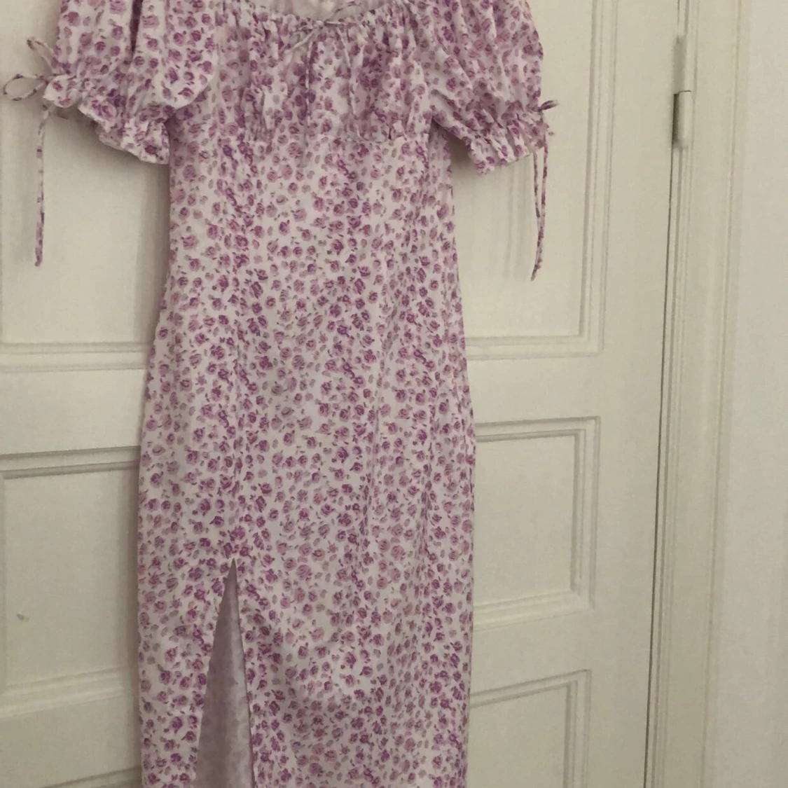 blommig klänning strl XS - 90