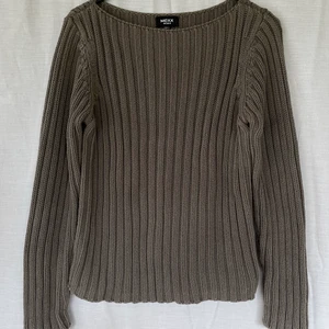 Mexx tröja - Ribbstickad tröja från Mexx i Olivgrön (första bilden korrekt färg) strl L