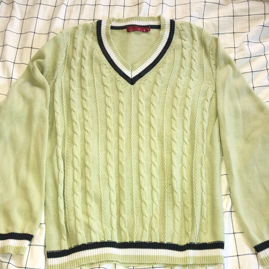 stickad ljusgrön tröja