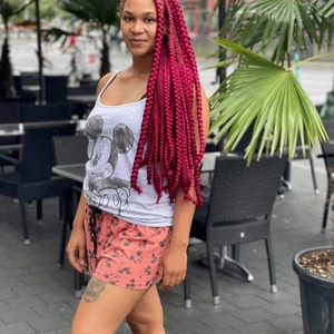 Mysiga Disney, looney tunes(twitty) och nalle puh pyjamas  - Säljer helt nya pyjamas, Disney, nalle puh och looney tunes(twitty), kan skickas  eller hämtas upp. Om du inte vill använda dom som pyjamas kan tröjorna lätt kombineras med byxor eller kjol. (Vid intresse skicka meddelande och vilka pyjamas du är intresserad av) storlek S,M,L Disney 159kr , nalle puh 200kr , twitty 200kr 