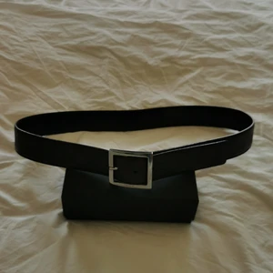 Gucci vintage bälte  - Nyskick, över 20 år gammalt. Använt 3ggr. Stilrent.  