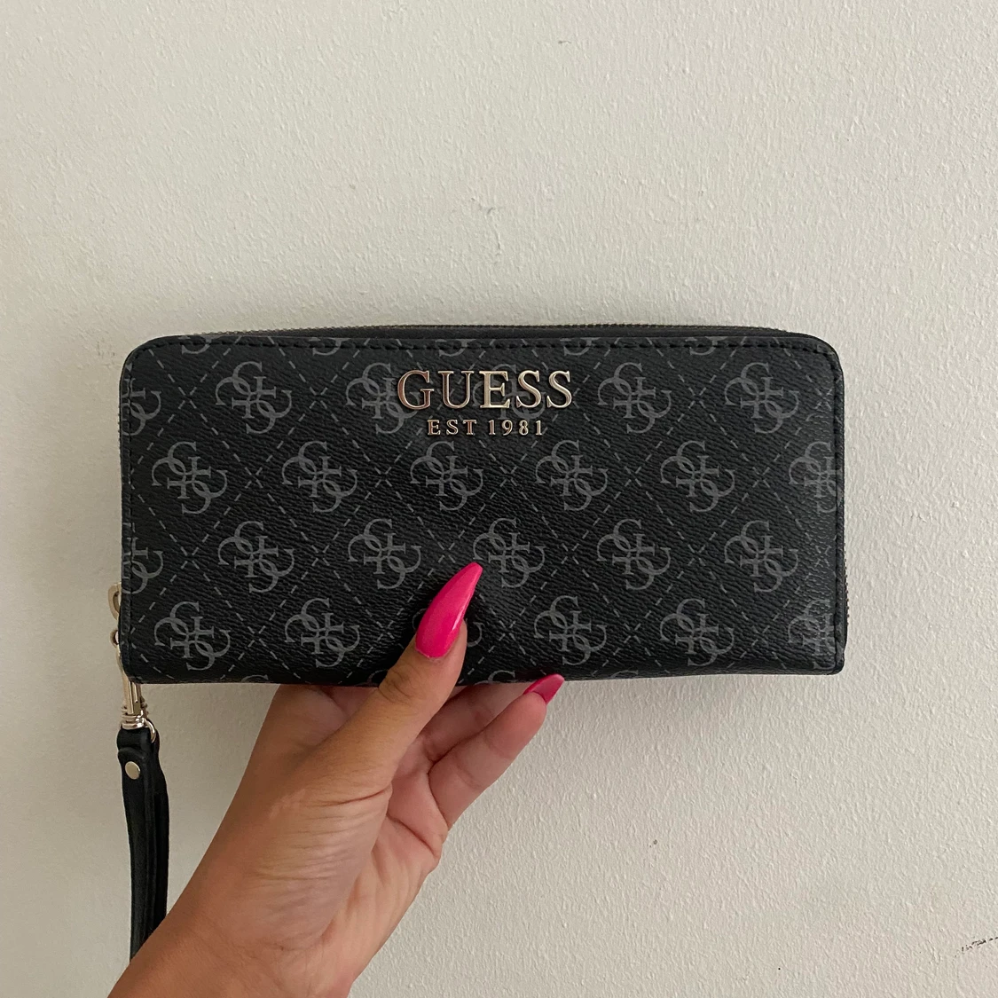 Guess plånbok  - 91